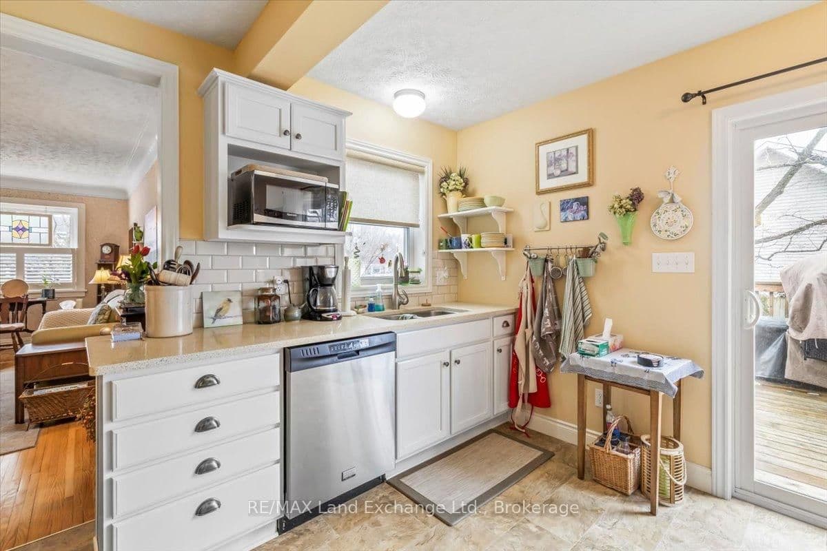 Detached at 737 Green Street, Saugeen Shores, ON - Photo 9 - RE/MAX Garden City Realty