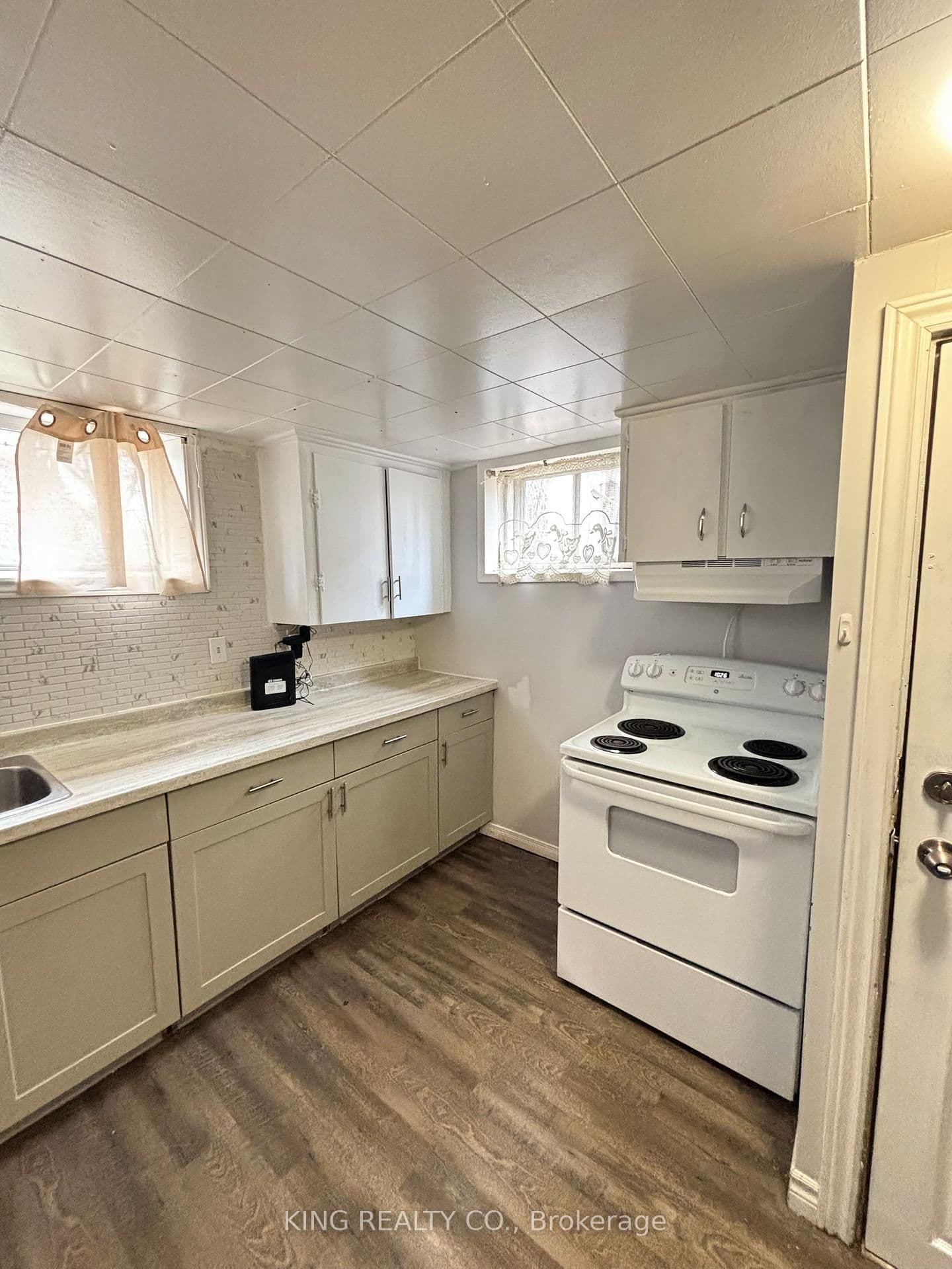 Lower Level at 3- 58 Carlton Street, St. Catharines, ON - Photo 4 - RE/MAX Garden City Realty