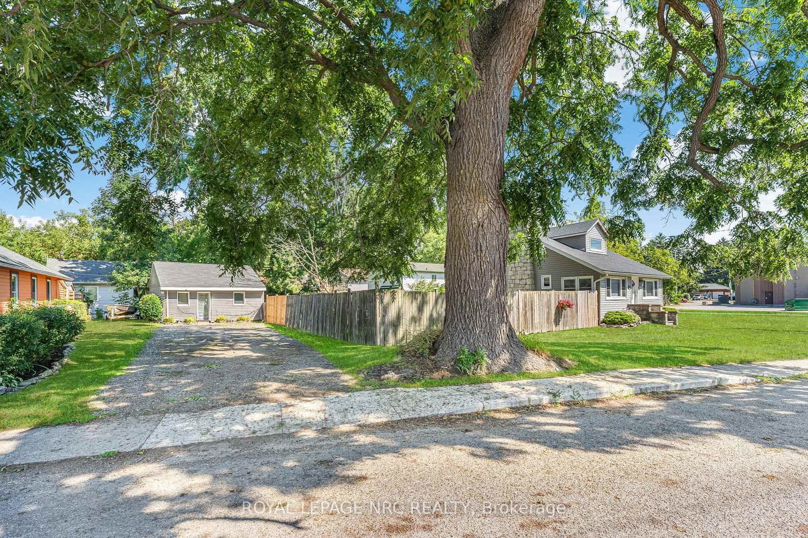 Detached at 3902 Rebstock Road, Fort Erie, ON - Photo 3 - RE/MAX Garden City Realty