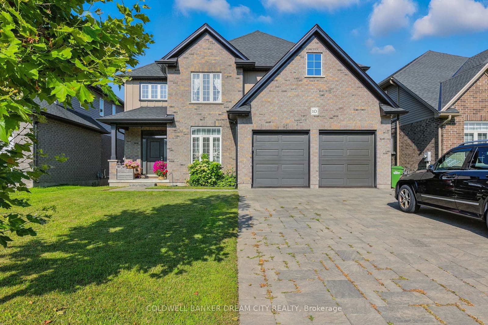 Detached at 10 Honey Bend, St. Thomas, ON - Photo 1 - RE/MAX Garden City Realty