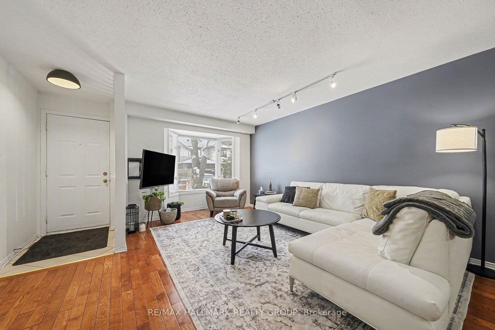 Detached at 2741 Massicotte Lane, Ottawa, ON - Photo 3 - RE/MAX Garden City Realty