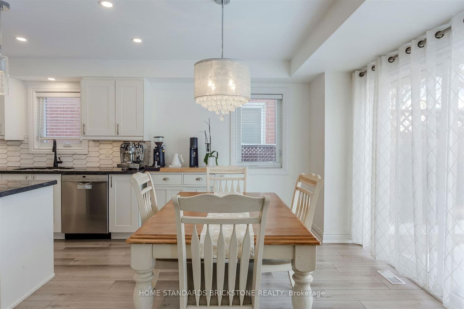 Detached at 28 Brookhurst Crescent, Hamilton, ON - Photo 12 - RE/MAX Garden City Realty