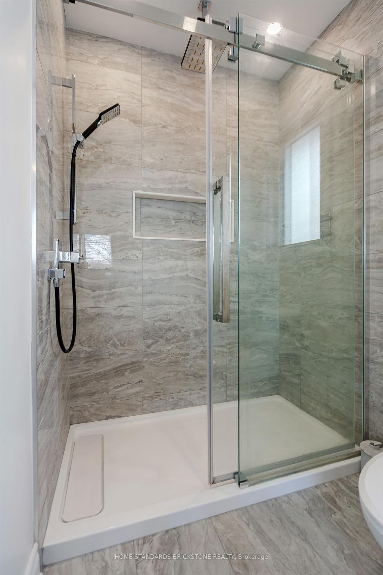 Detached at 28 Brookhurst Crescent, Hamilton, ON - Photo 29 - RE/MAX Garden City Realty