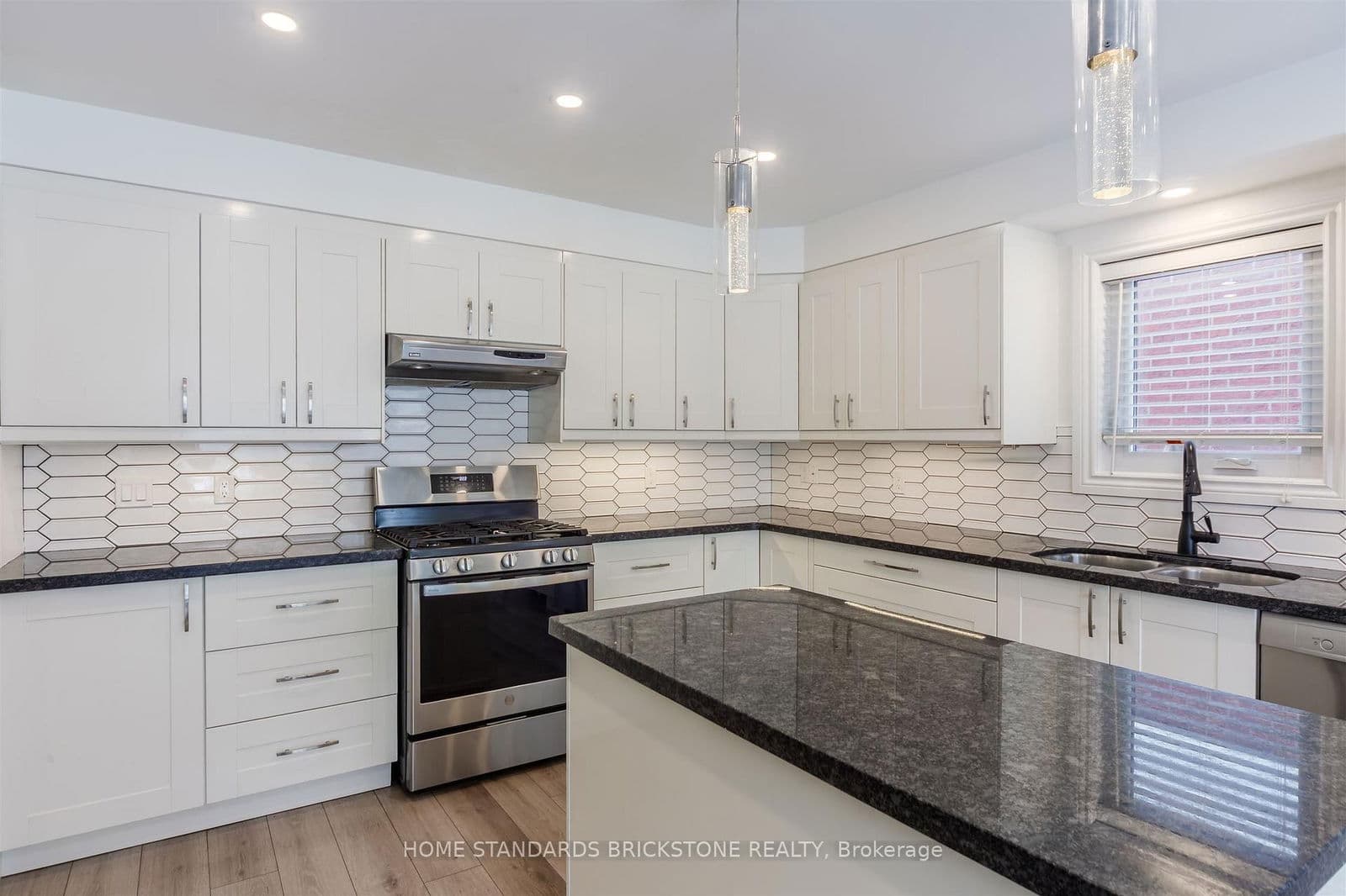 Detached at 28 Brookhurst Crescent, Hamilton, ON - Photo 8 - RE/MAX Garden City Realty