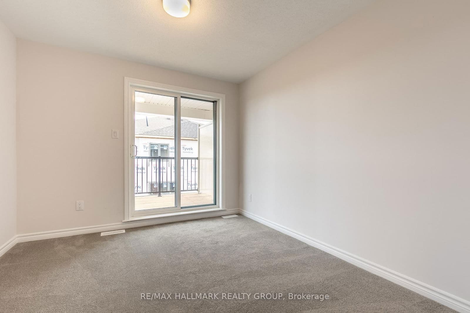 Condo Townhouse at 292 Zenith Private, Ottawa, ON - Photo 12 - RE/MAX Garden City Realty