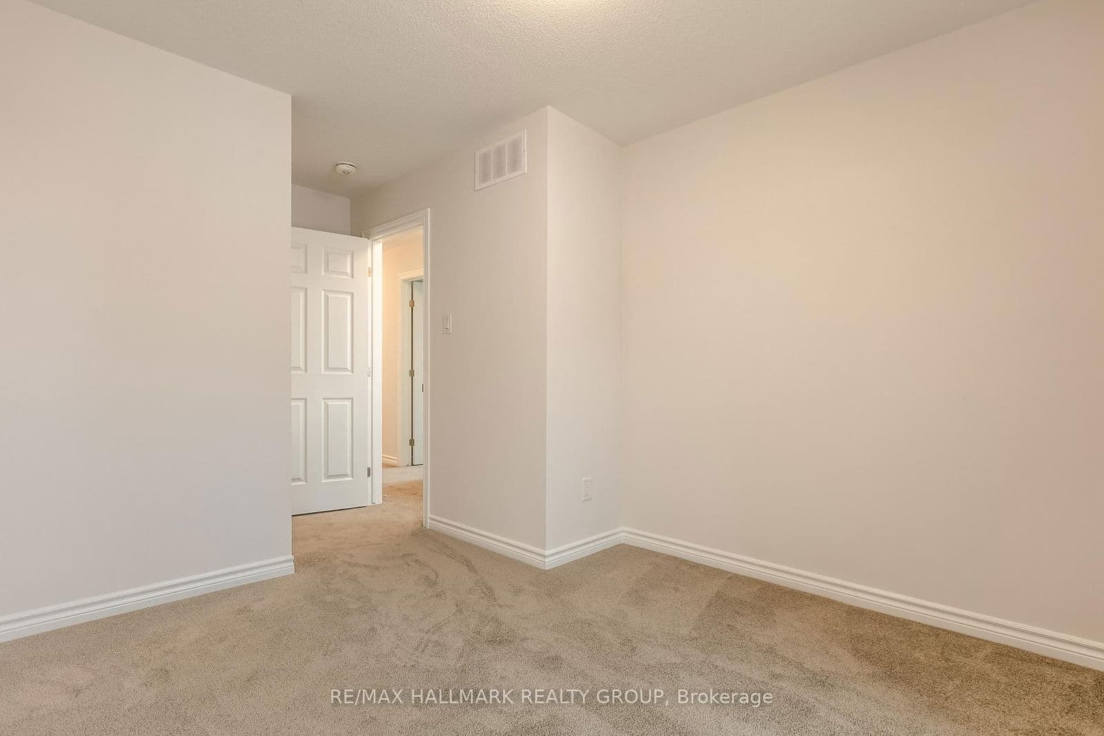 Condo Townhouse at 292 Zenith Private, Ottawa, ON - Photo 13 - RE/MAX Garden City Realty