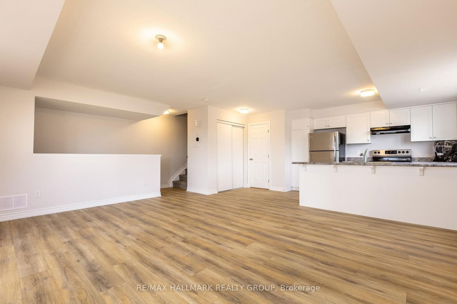 Condo Townhouse at 292 Zenith Private, Ottawa, ON - Photo 4 - RE/MAX Garden City Realty