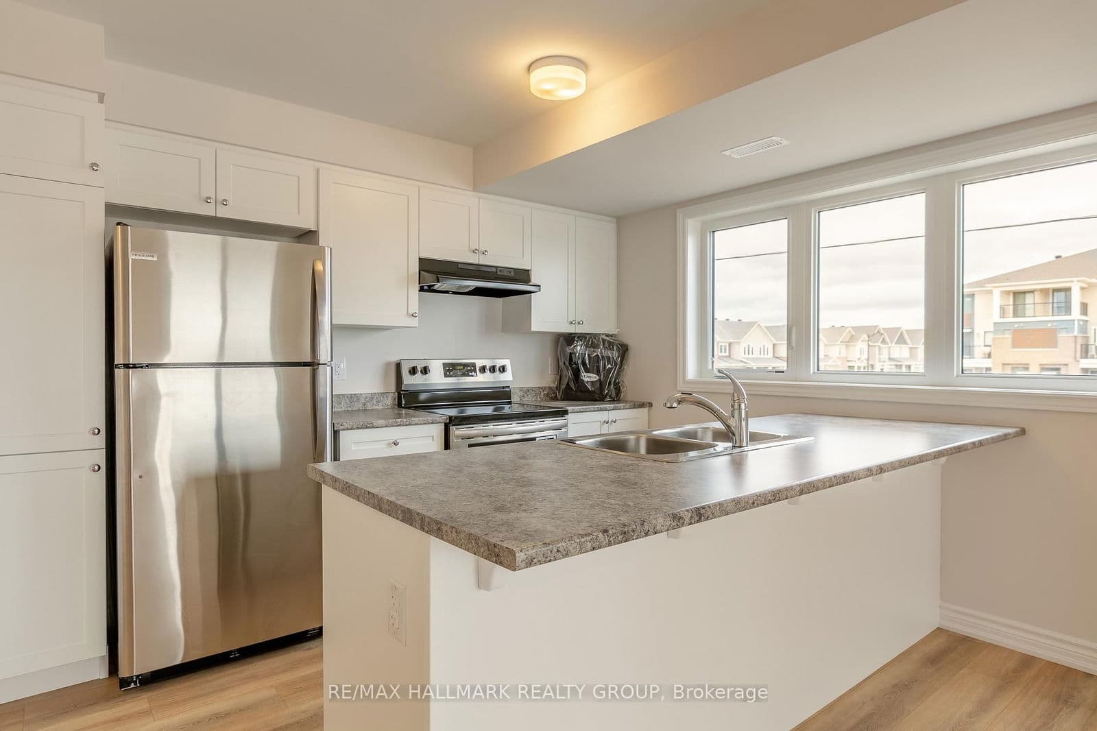 Condo Townhouse at 292 Zenith Private, Ottawa, ON - Photo 5 - RE/MAX Garden City Realty