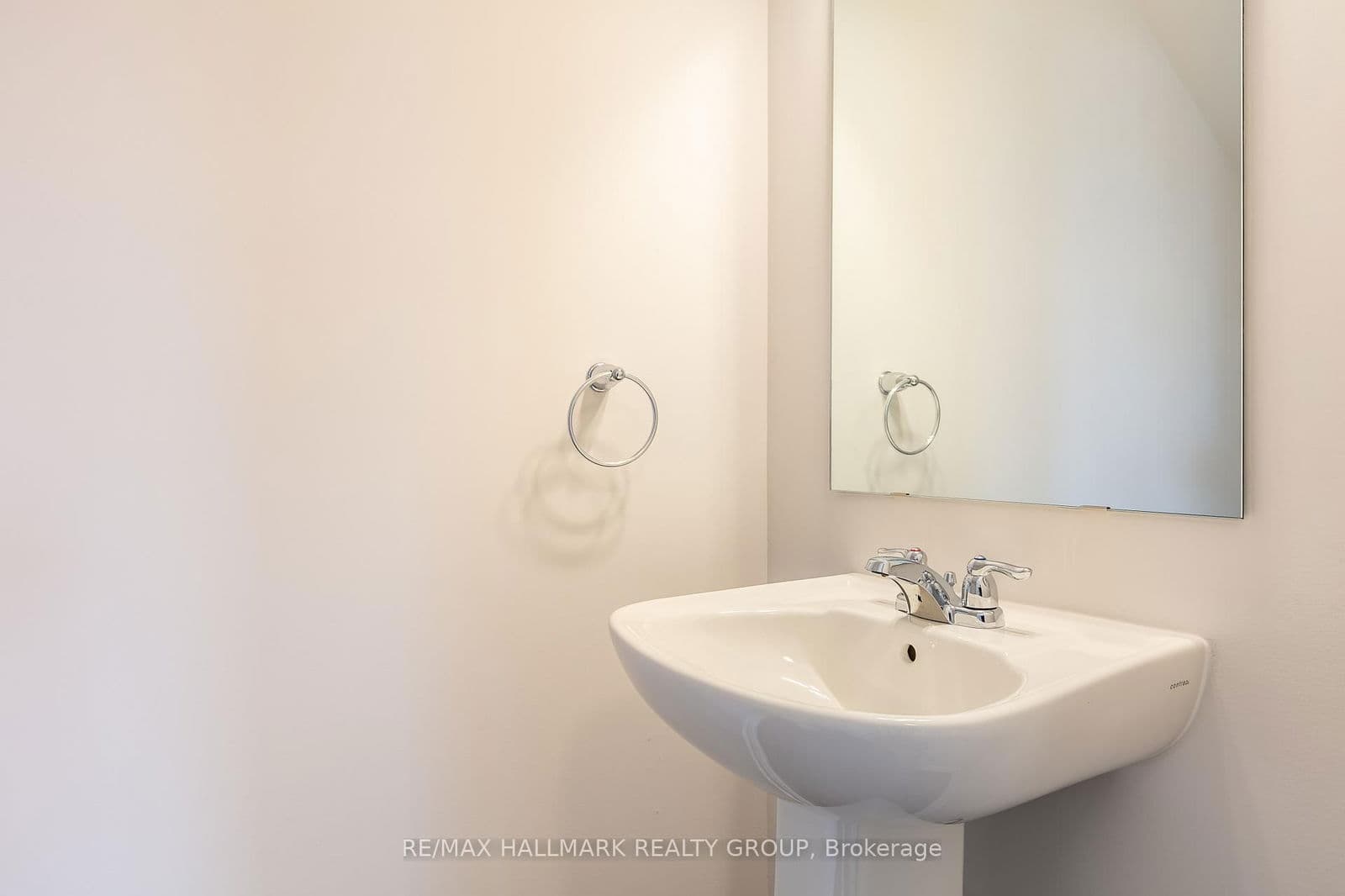 Condo Townhouse at 292 Zenith Private, Ottawa, ON - Photo 7 - RE/MAX Garden City Realty