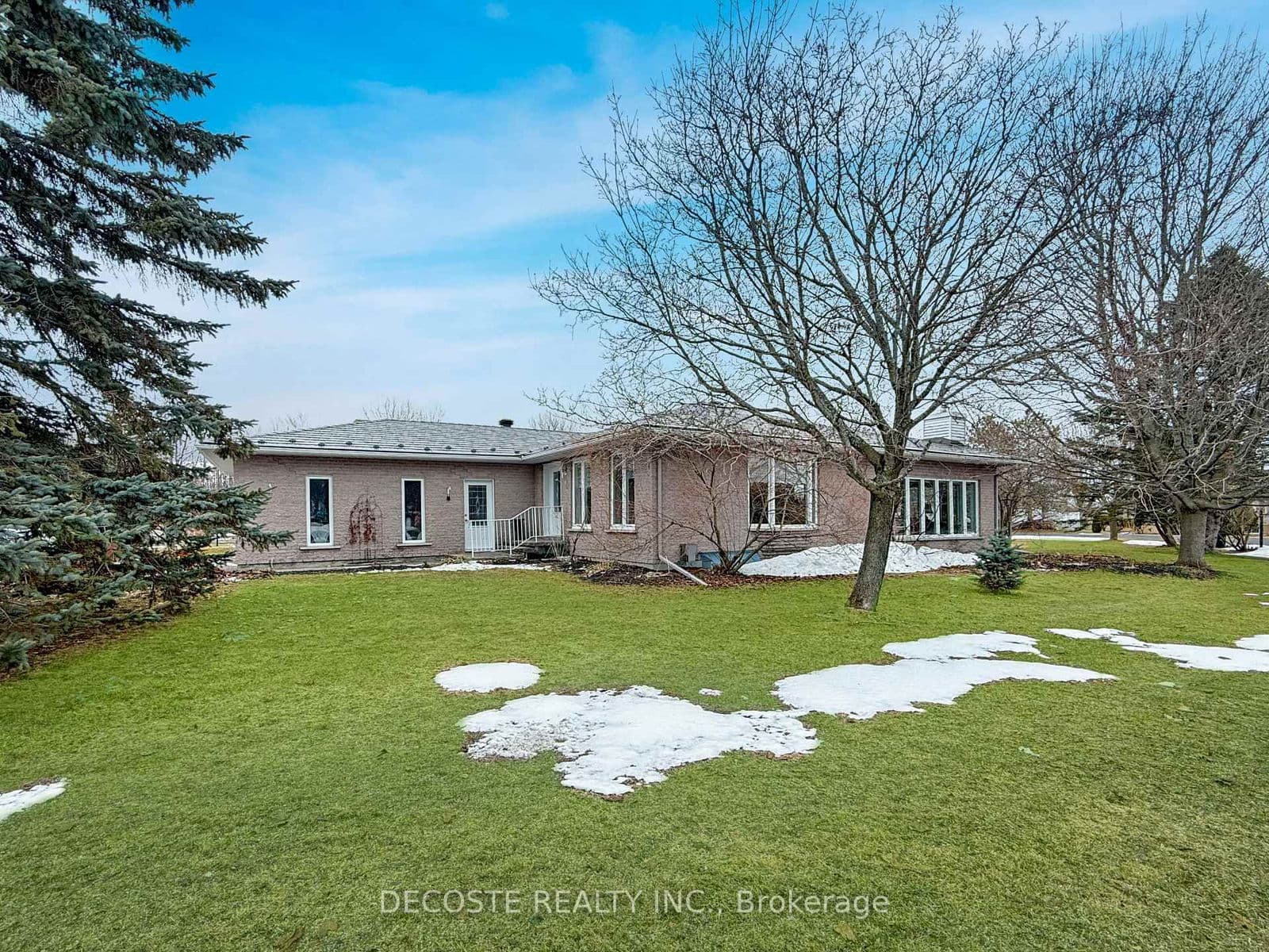 Detached at 6298 Maclean Court, South Glengarry, ON - Photo 4 - RE/MAX Garden City Realty