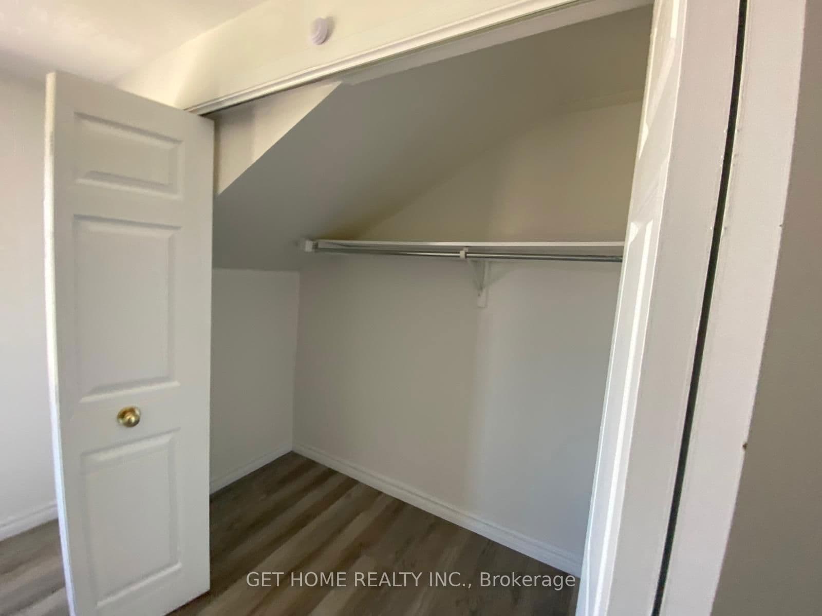 Att/Row/Townhouse at Upper- 12 Snowdrop Crescent, Kitchener, ON - Photo 7 - RE/MAX Garden City Realty