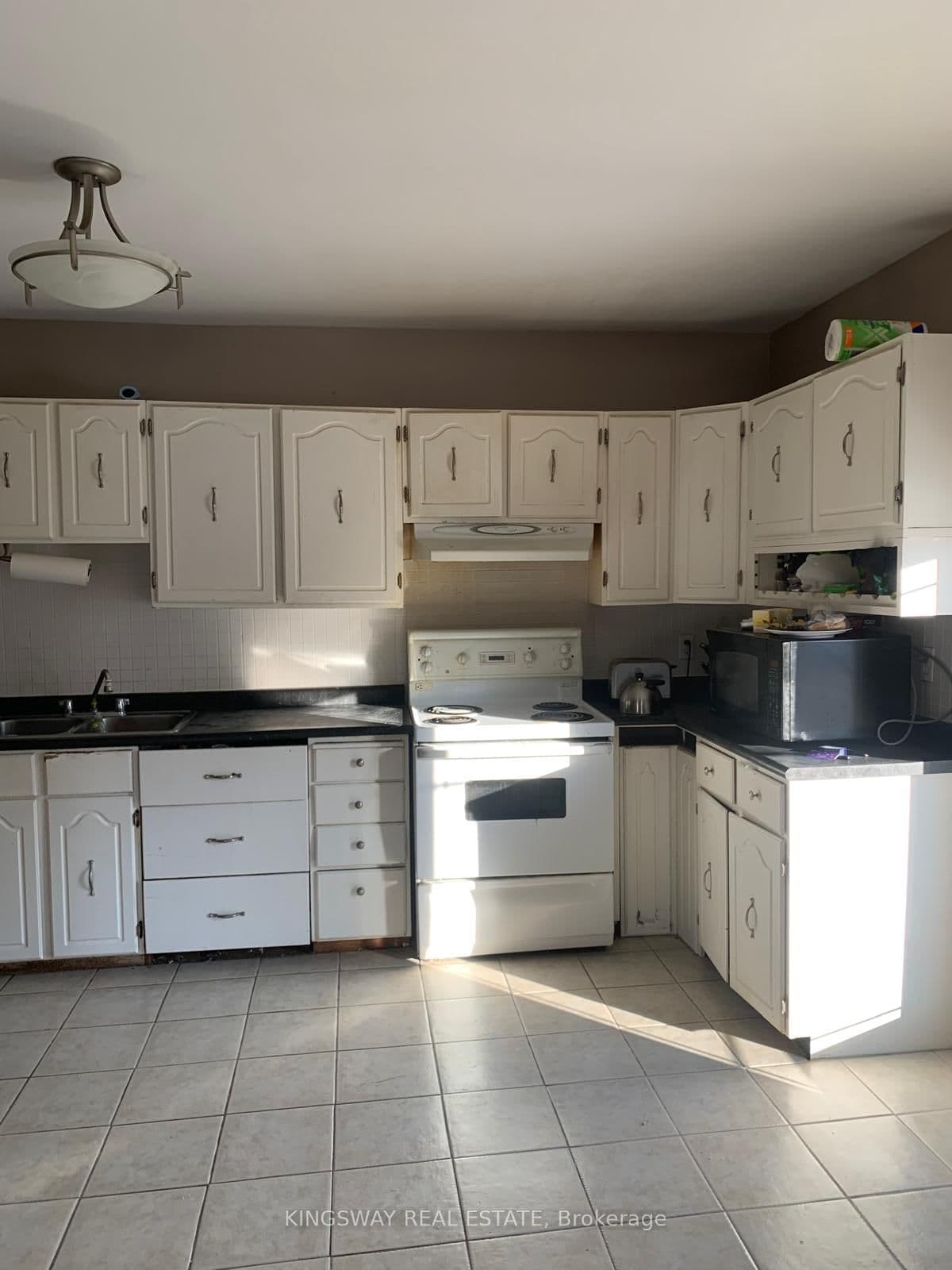 Store W Apt/Office at 174 Main Street, Cambridge, ON - Photo 11 - RE/MAX Garden City Realty