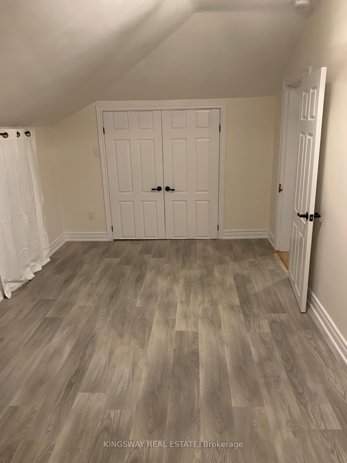 Store W Apt/Office at 174 Main Street, Cambridge, ON - Photo 19 - RE/MAX Garden City Realty