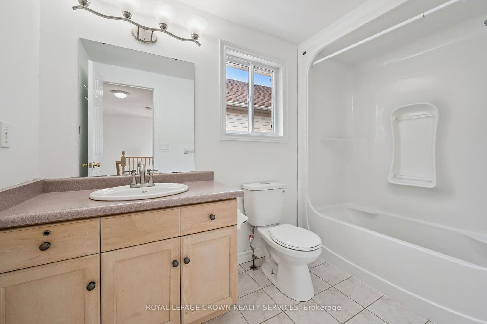 Detached at 16 Merlene Court, Cambridge, ON - Photo 19 - RE/MAX Garden City Realty