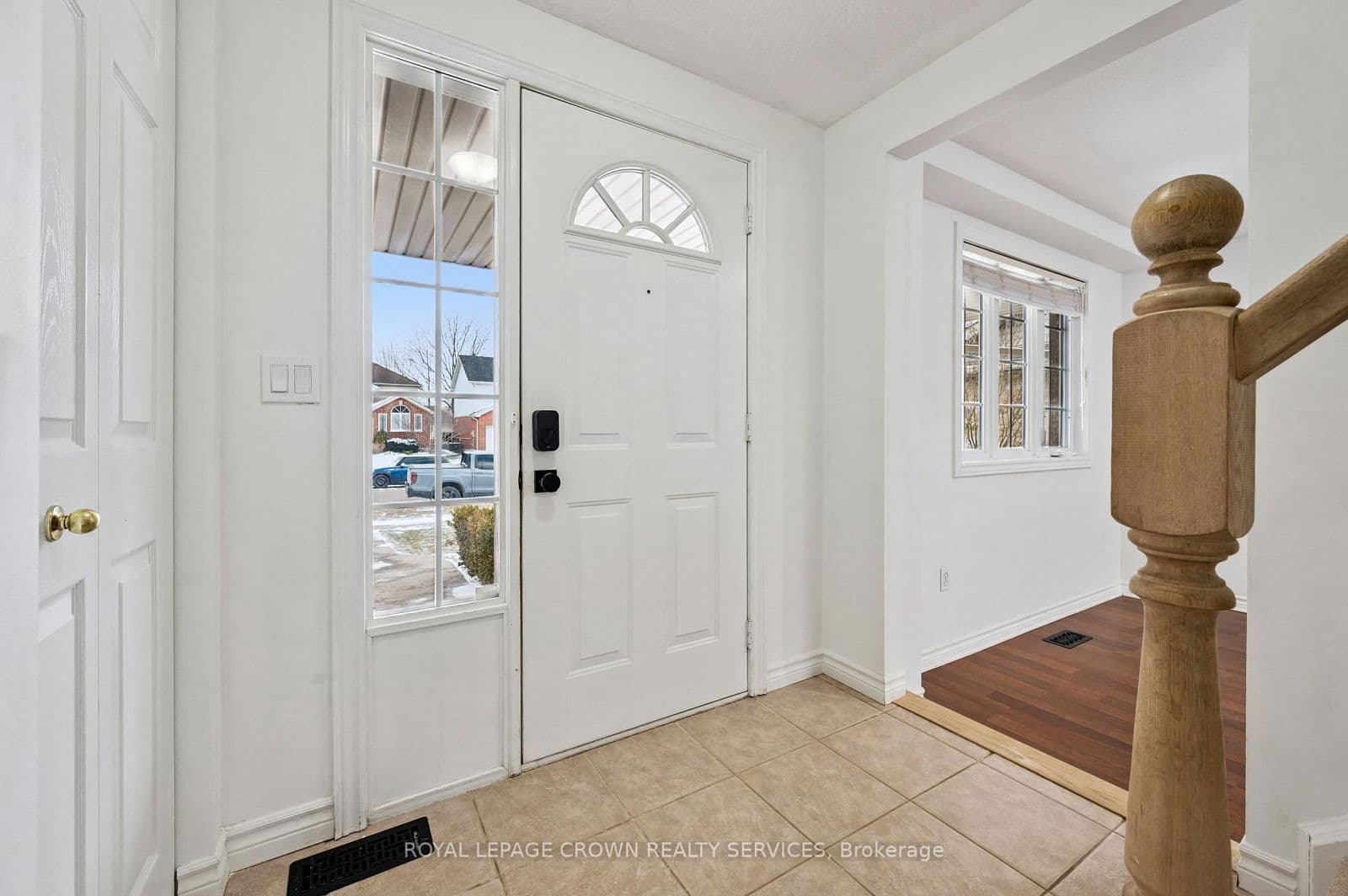 Detached at 16 Merlene Court, Cambridge, ON - Photo 2 - RE/MAX Garden City Realty