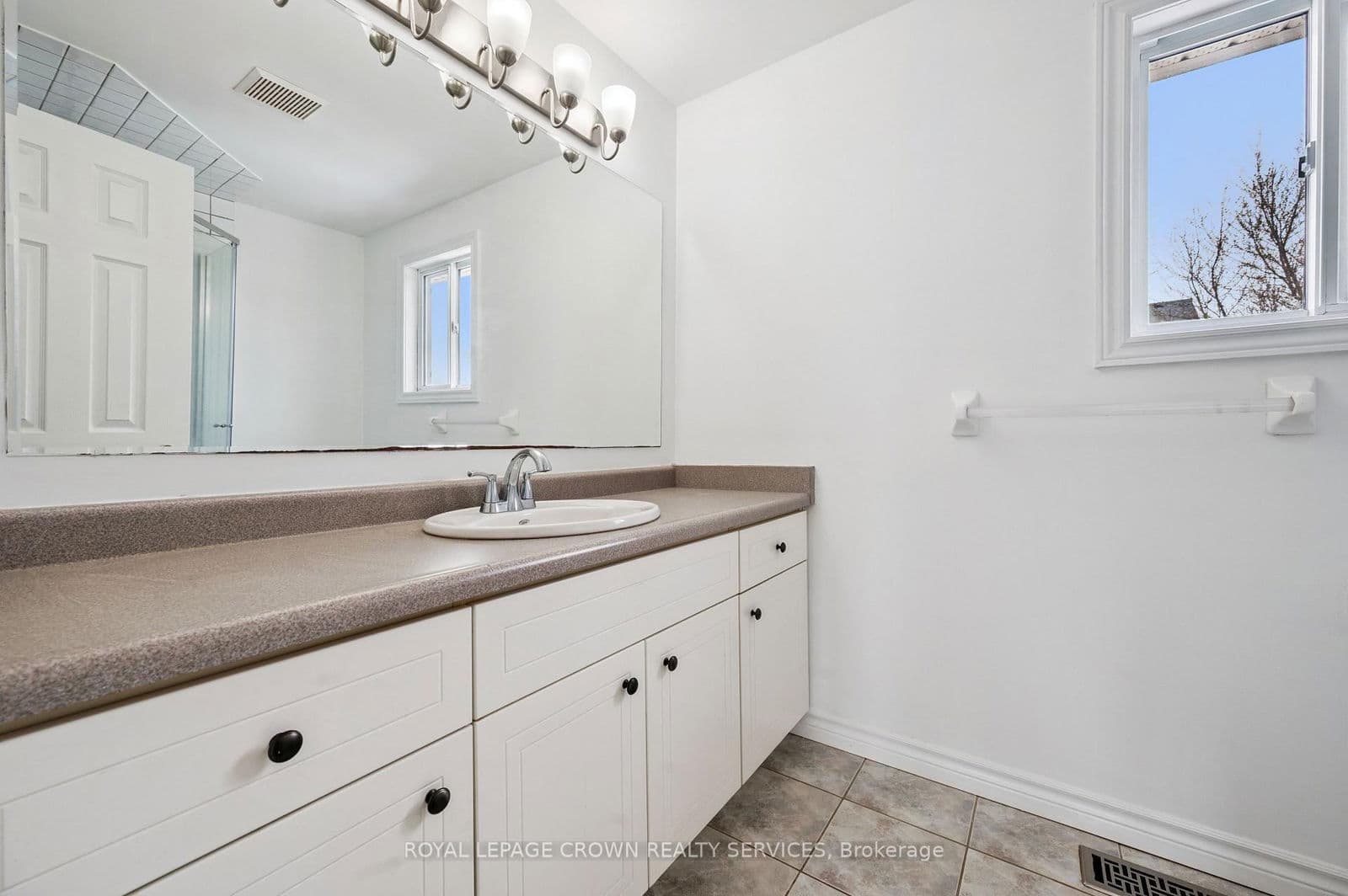 Detached at 16 Merlene Court, Cambridge, ON - Photo 20 - RE/MAX Garden City Realty