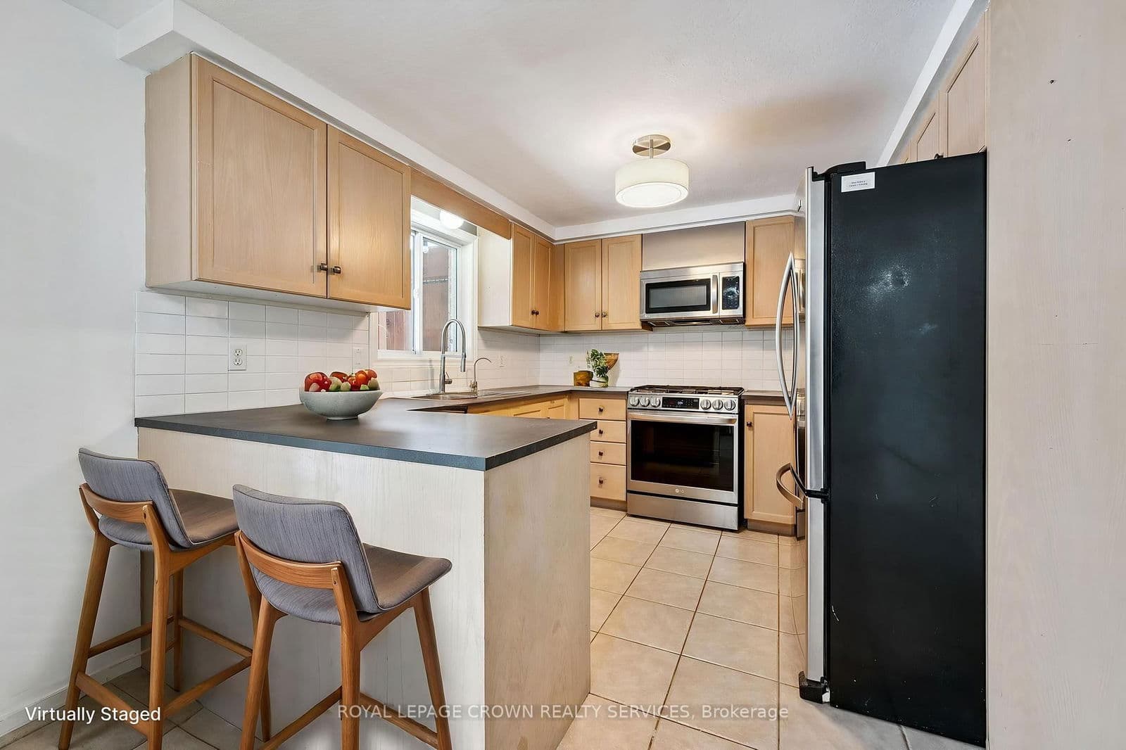 Detached at 16 Merlene Court, Cambridge, ON - Photo 5 - RE/MAX Garden City Realty