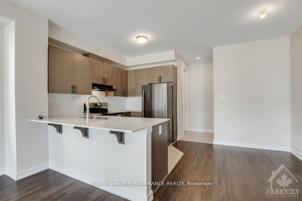 Att/Row/Townhouse at 522 OLDENBURG Avenue, Richmond, ON - Photo 12 - RE/MAX Garden City Realty