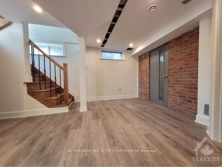 Detached at B- 814 SMYTH Road, Ottawa, ON - Photo 4 - RE/MAX Garden City Realty