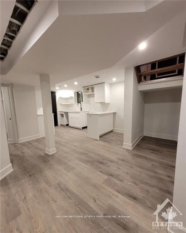 Detached at B- 814 SMYTH Road, Ottawa, ON - Photo 5 - RE/MAX Garden City Realty