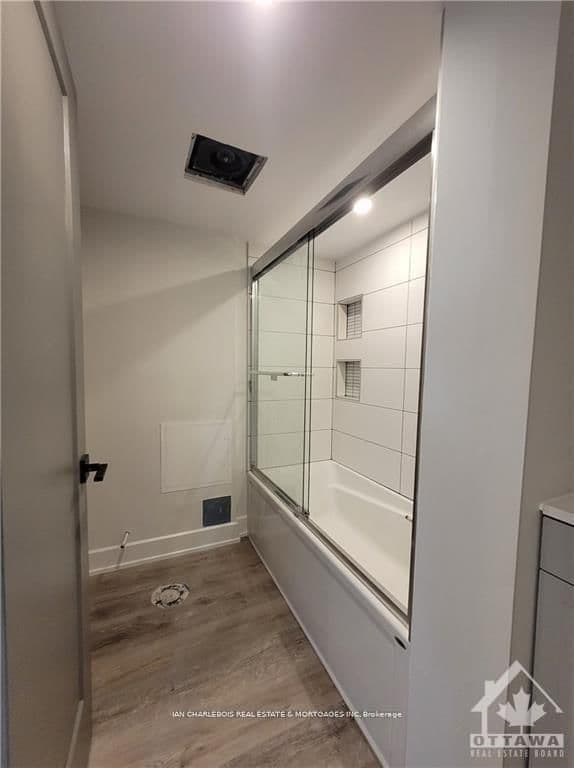 Detached at B- 814 SMYTH Road, Ottawa, ON - Photo 8 - RE/MAX Garden City Realty