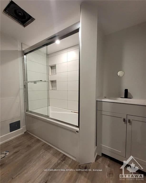 Detached at B- 814 SMYTH Road, Ottawa, ON - Photo 9 - RE/MAX Garden City Realty