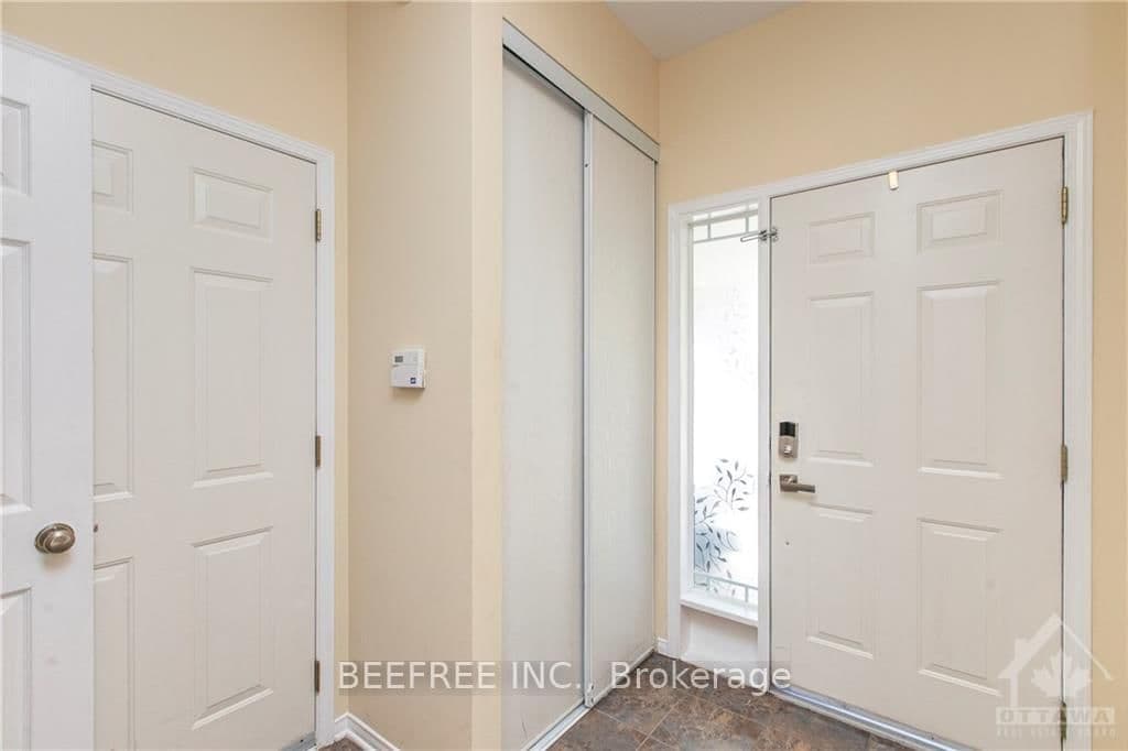 Detached at 1149 Halton Terrace, Ottawa, ON - Photo 4 - RE/MAX Garden City Realty