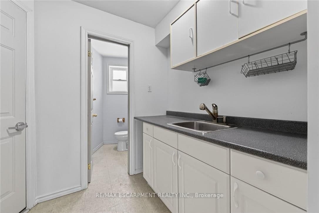 Investment at 6 Cayuga Street, Haldimand, ON - Photo 12 - RE/MAX Garden City Realty