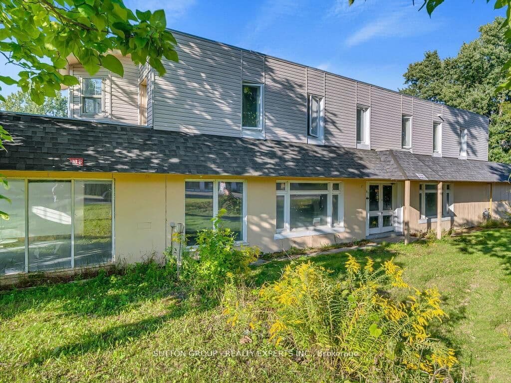 Commercial Retail at 283 Main Courtland Street, Norfolk, ON - Photo 3 - RE/MAX Garden City Realty