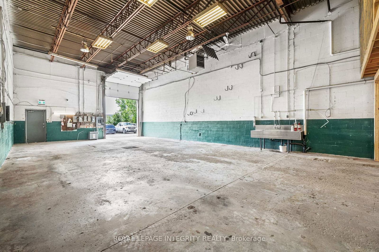 Industrial at 10-11- 2295 Stevenage Drive, Ottawa, ON - Photo 17 - RE/MAX Garden City Realty