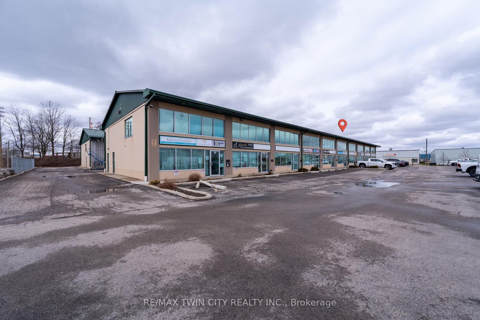 Office at 15 Lower- 340 Henry Street, Brantford, ON - Photo 4 - RE/MAX Garden City Realty