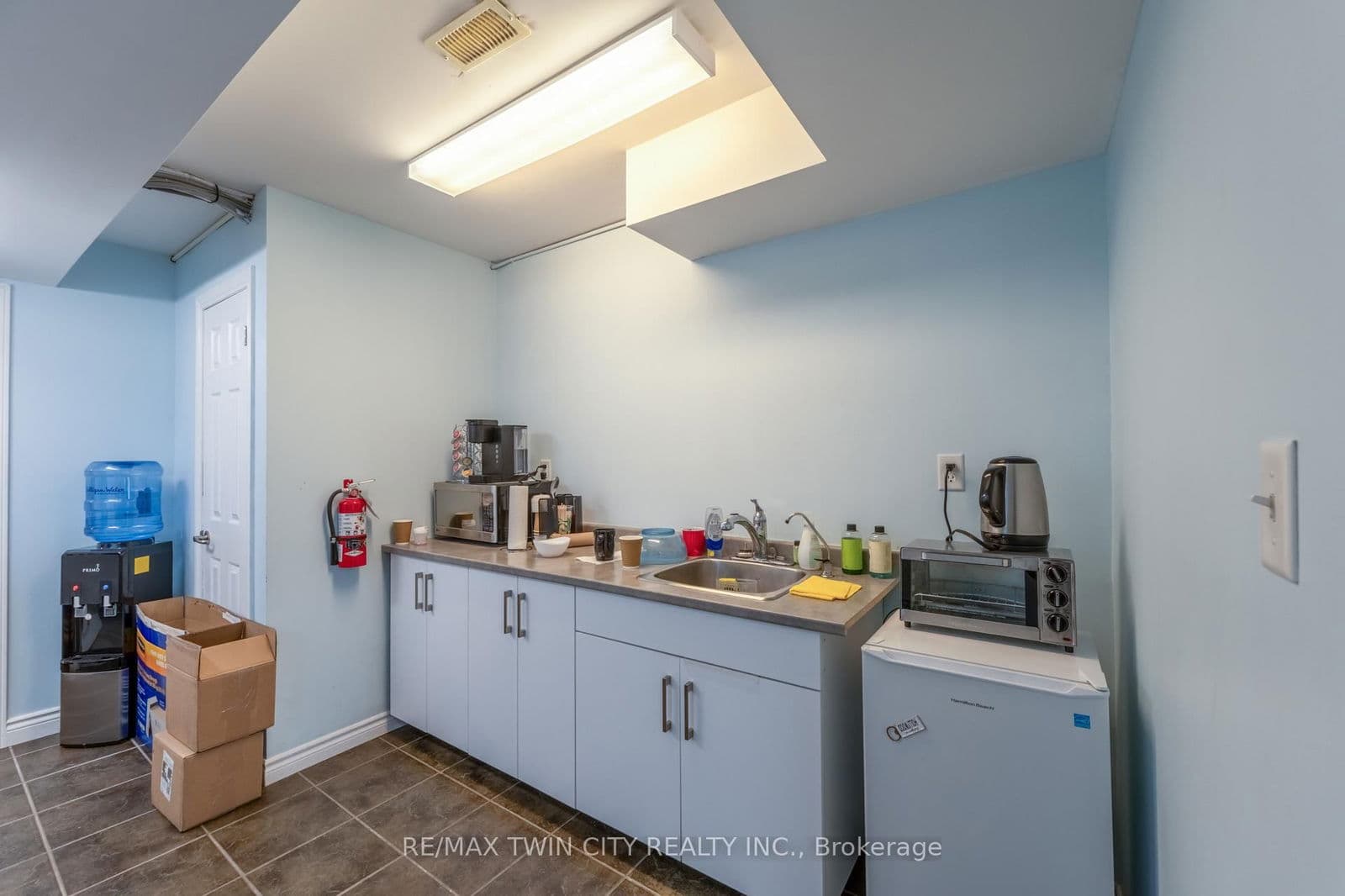 Office at 15 Lower- 340 Henry Street, Brantford, ON - Photo 9 - RE/MAX Garden City Realty