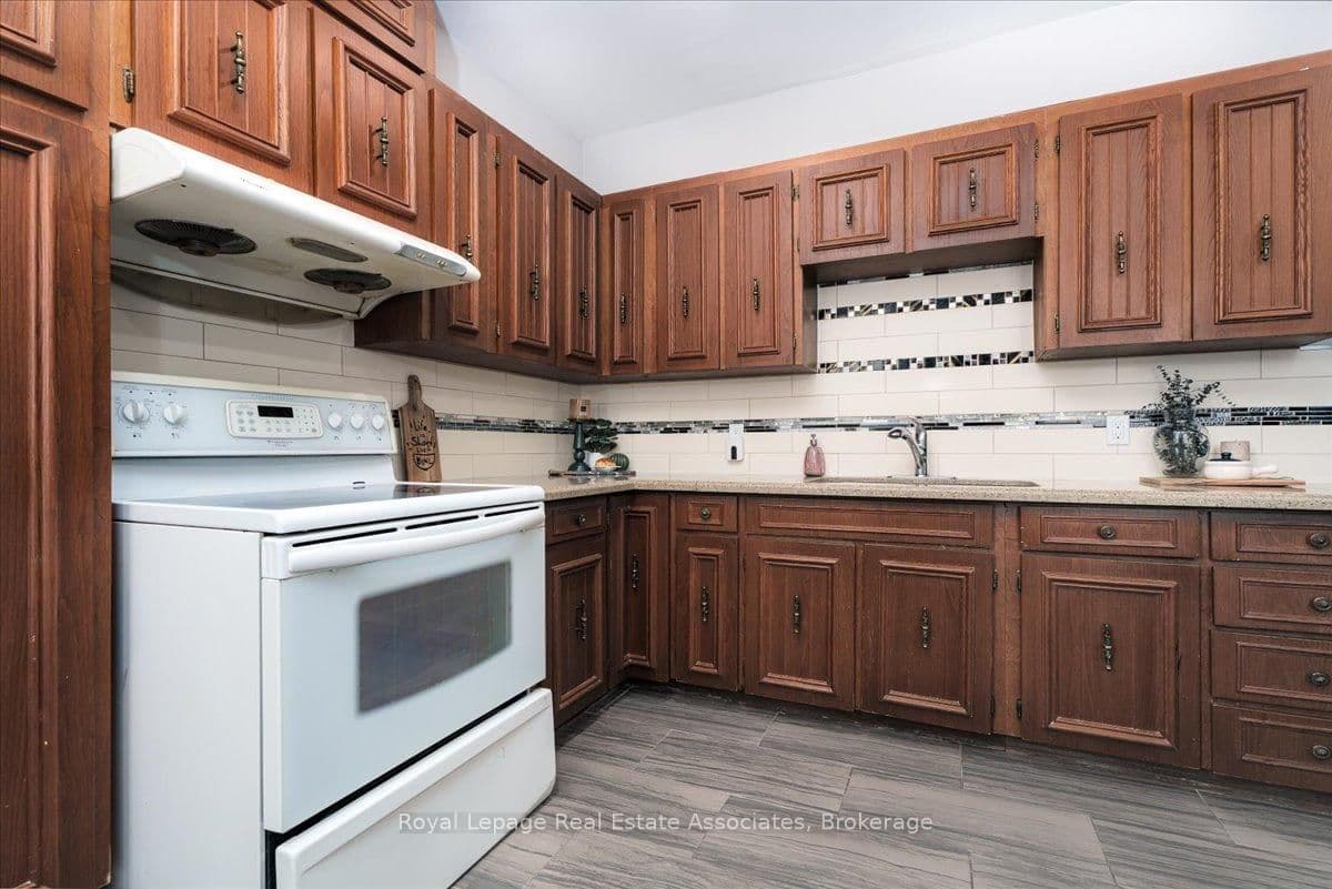 Commercial Retail at 123 Market Street, Hamilton, ON - Photo 19 - RE/MAX Garden City Realty