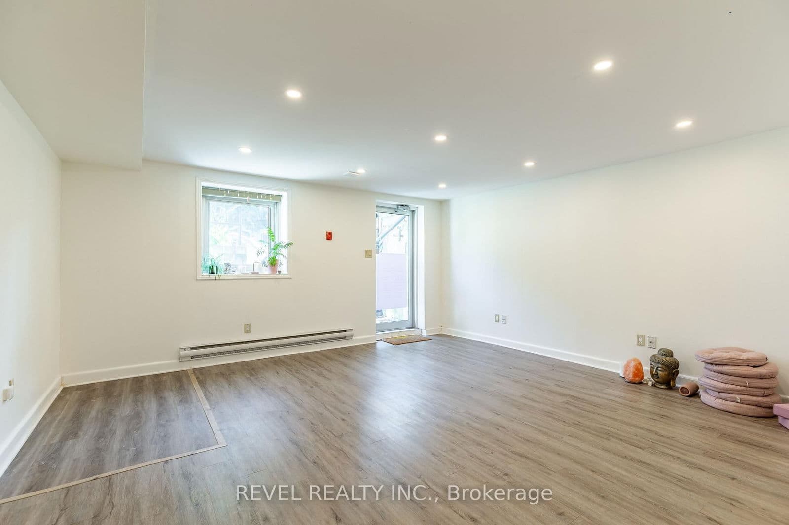 Office at 21 Bold Street, Hamilton, ON - Photo 27 - RE/MAX Garden City Realty