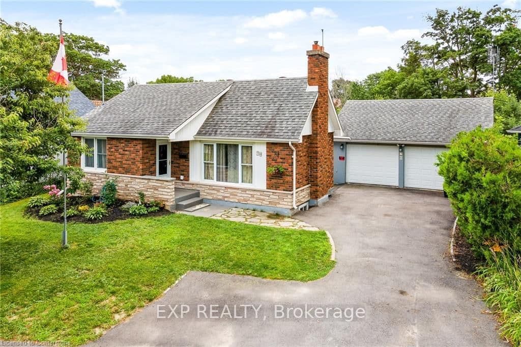 Detached at 70 Jarrow Road, St. Catharines, ON - Photo 1 - RE/MAX Garden City Realty