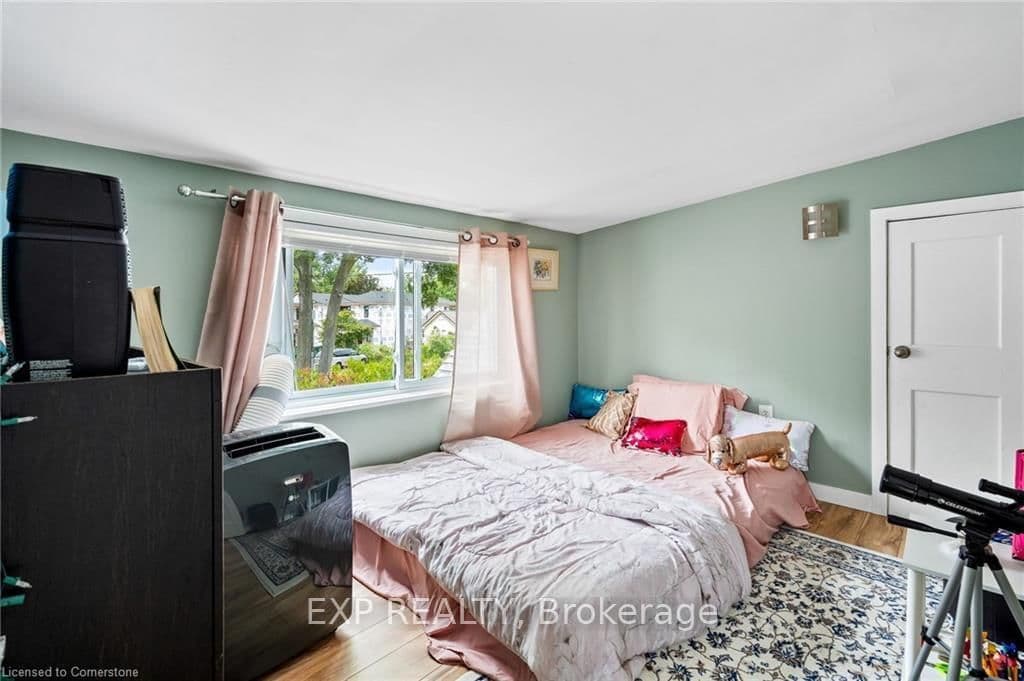 Detached at 70 Jarrow Road, St. Catharines, ON - Photo 11 - RE/MAX Garden City Realty