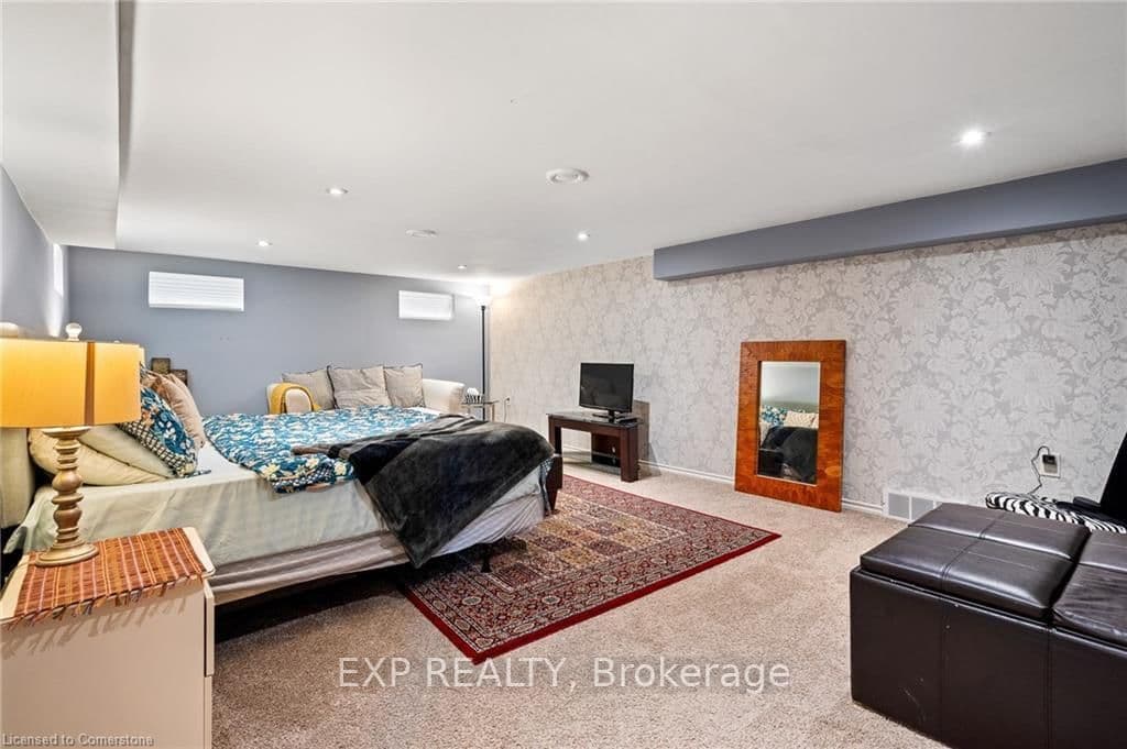 Detached at 70 Jarrow Road, St. Catharines, ON - Photo 9 - RE/MAX Garden City Realty