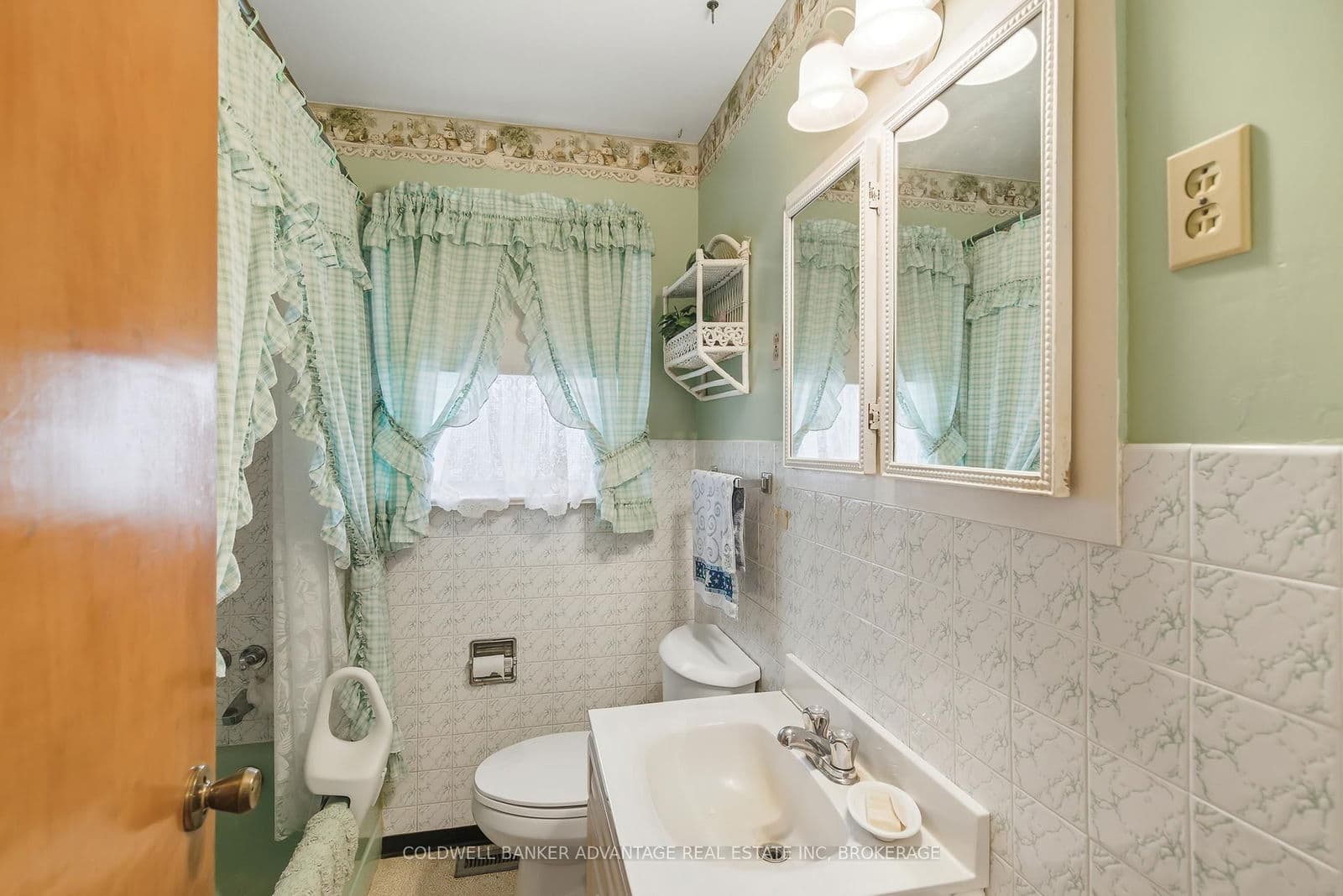 Detached at 927 Southworth Street, Welland, ON - Photo 18 - RE/MAX Garden City Realty