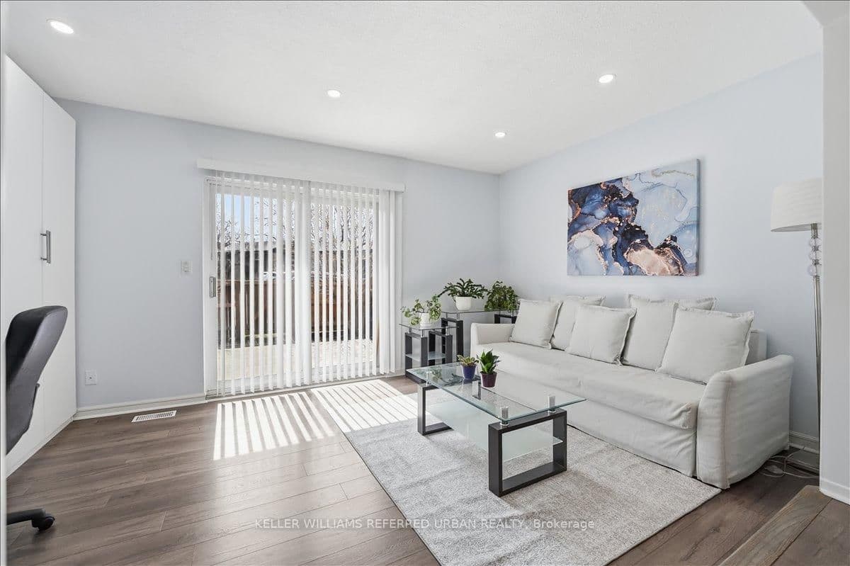 Condo Townhouse at 63- 151 Linwell Road, St. Catharines, ON - Photo 3 - RE/MAX Garden City Realty