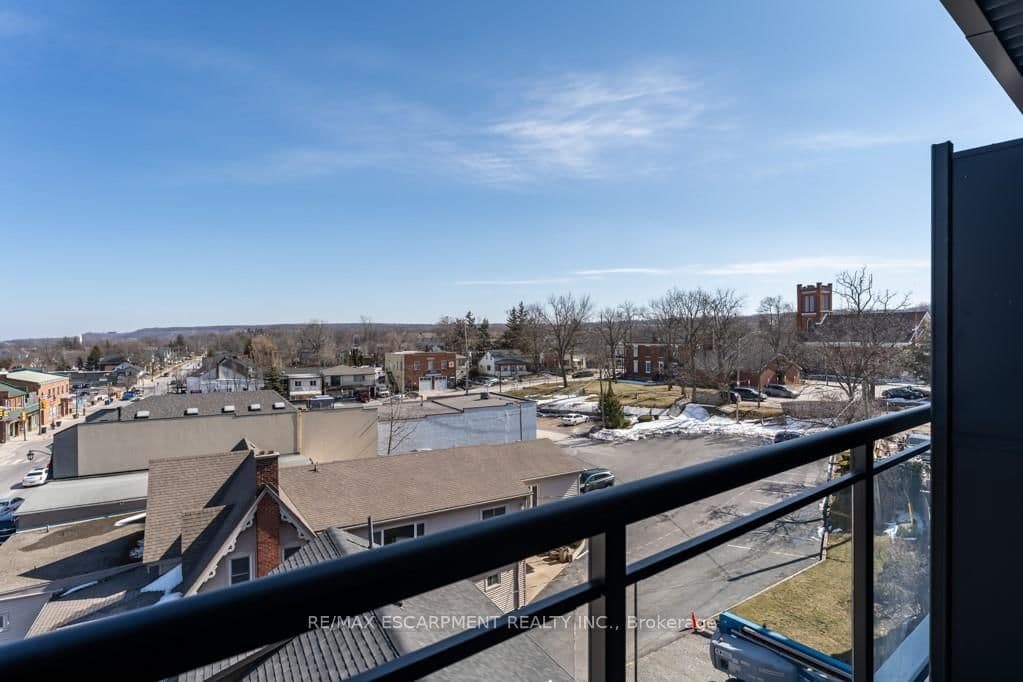 Condo Apartment at 402- 5002 King Street, Lincoln, ON - Photo 4 - RE/MAX Garden City Realty
