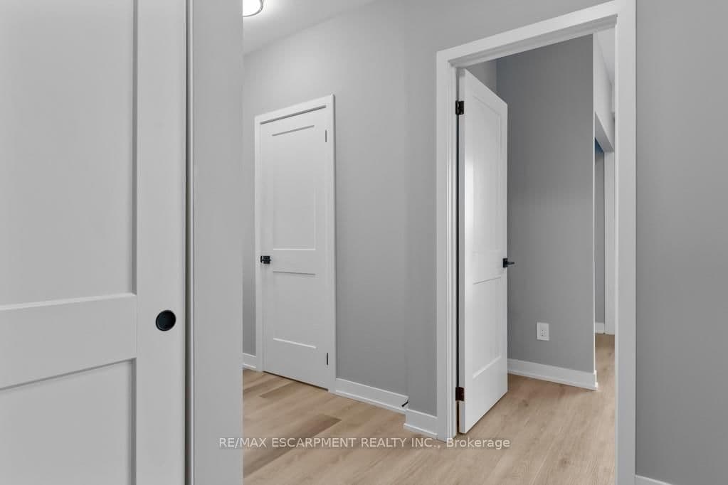 Condo Apartment at 402- 5002 King Street, Lincoln, ON - Photo 9 - RE/MAX Garden City Realty