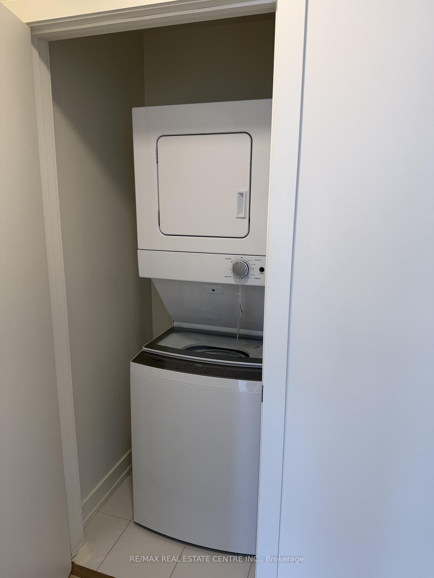 Condo Townhouse at 16 Melbourne Avenue, St. Catharines, ON - Photo 10 - RE/MAX Garden City Realty