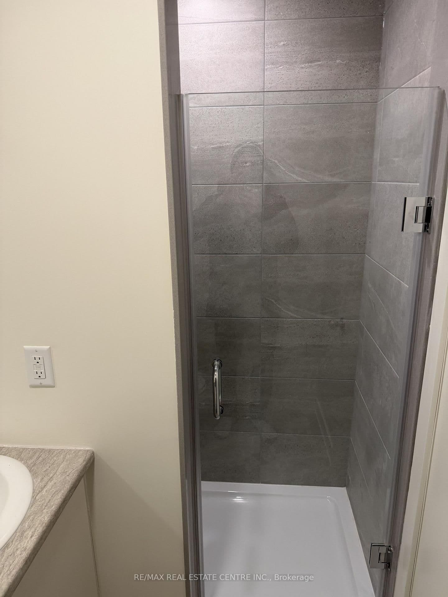 Condo Townhouse at 16 Melbourne Avenue, St. Catharines, ON - Photo 15 - RE/MAX Garden City Realty