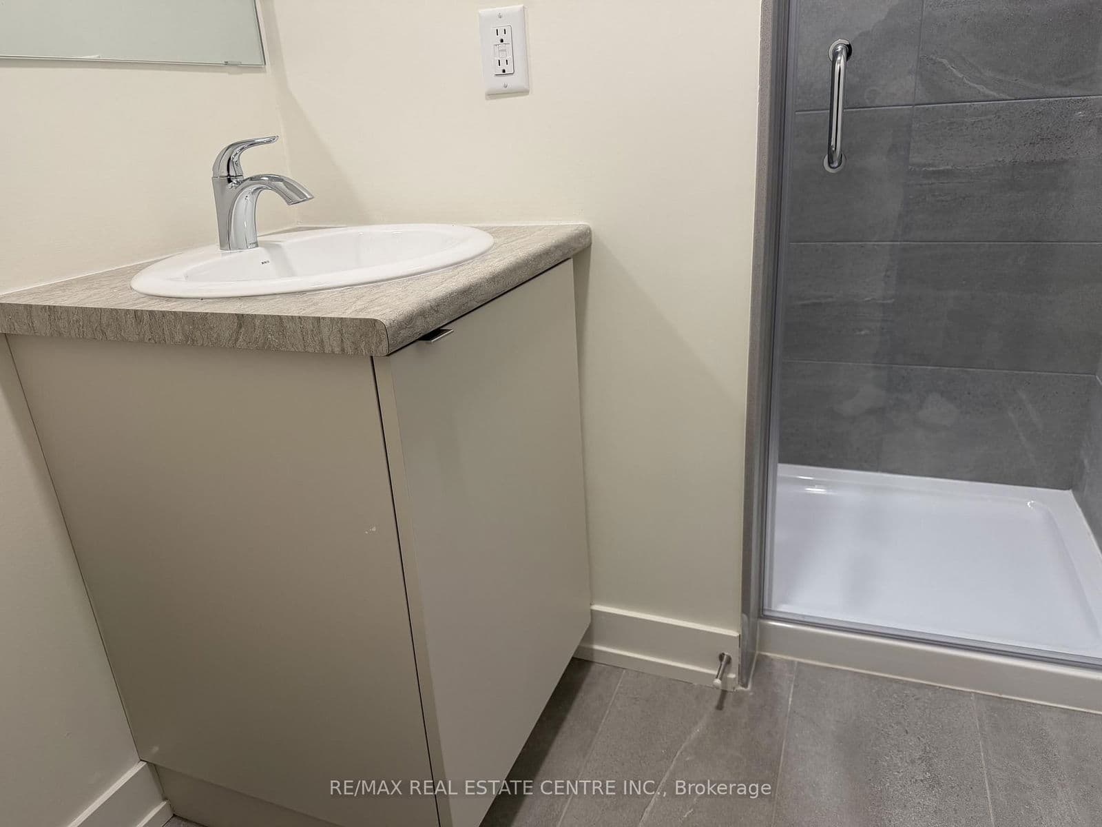 Condo Townhouse at 16 Melbourne Avenue, St. Catharines, ON - Photo 17 - RE/MAX Garden City Realty