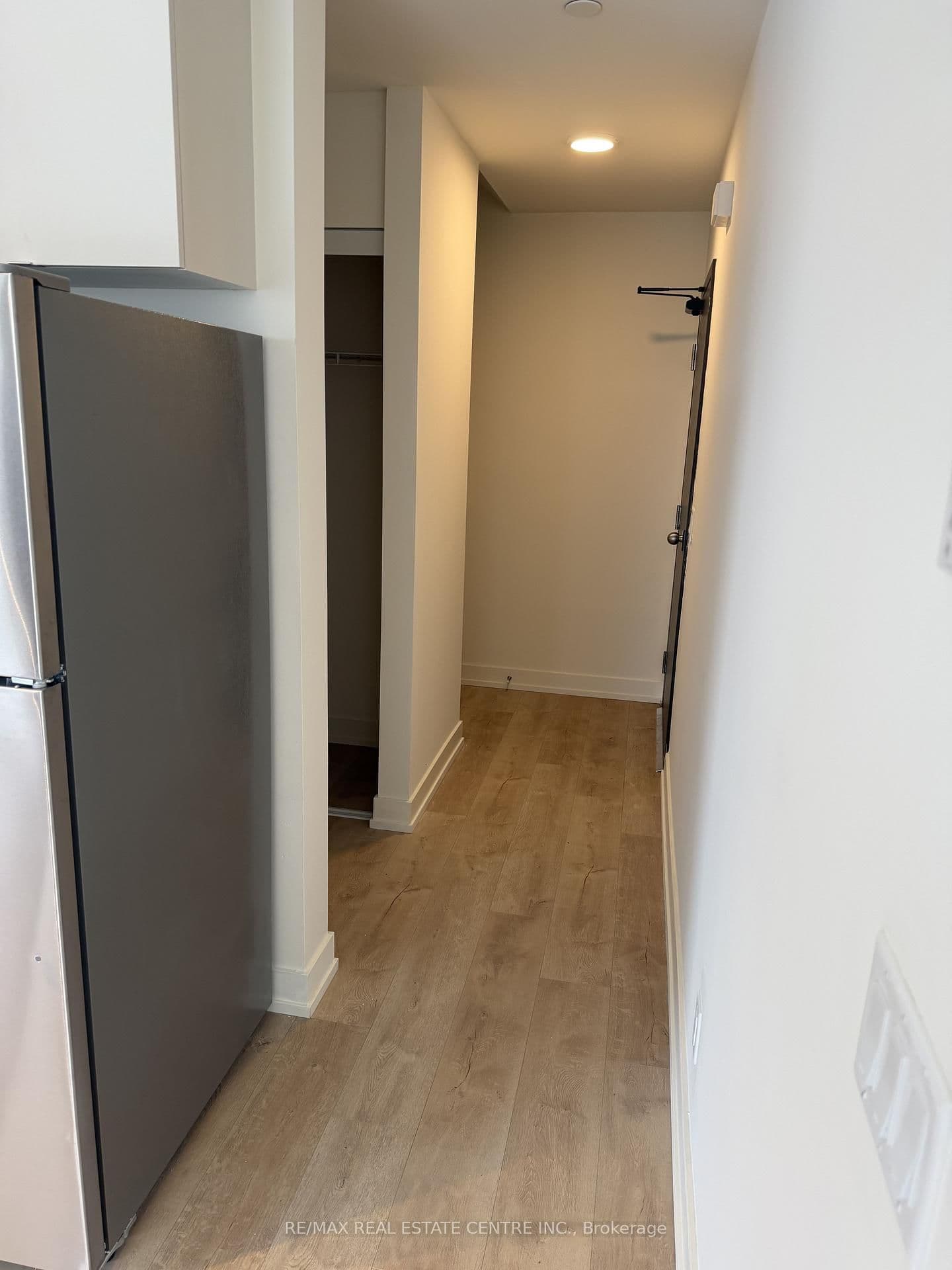 Condo Townhouse at 16 Melbourne Avenue, St. Catharines, ON - Photo 8 - RE/MAX Garden City Realty