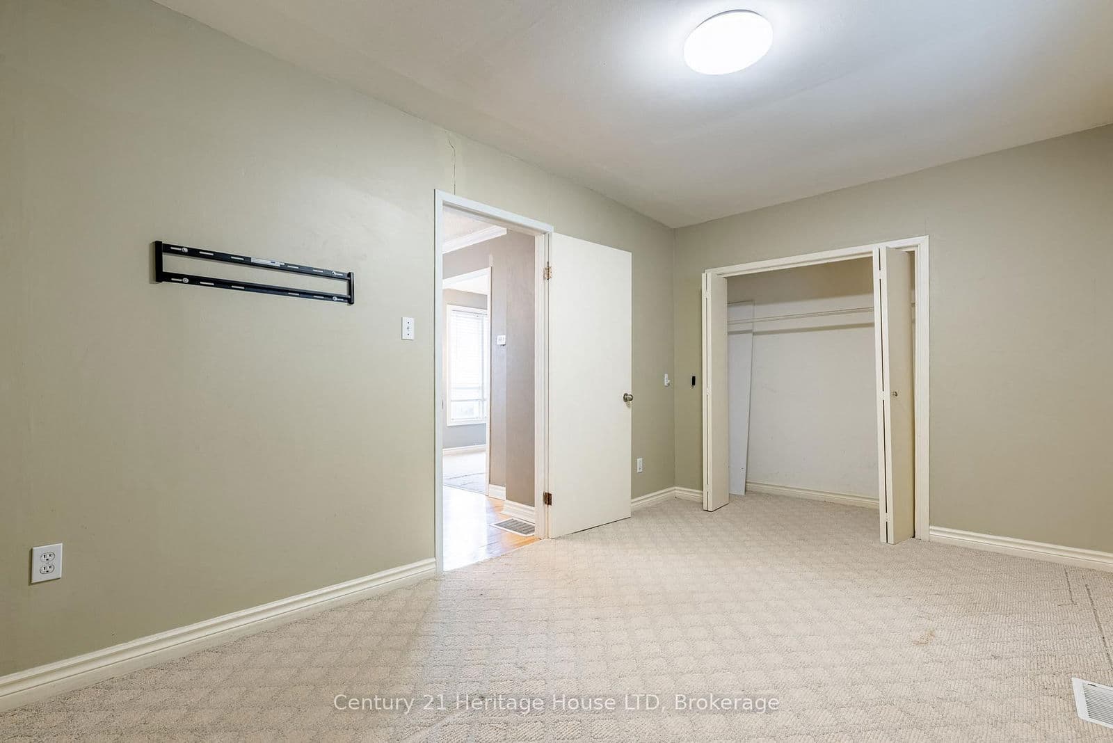 Detached at 57 Leeper Street, St. Catharines, ON - Photo 12 - RE/MAX Garden City Realty