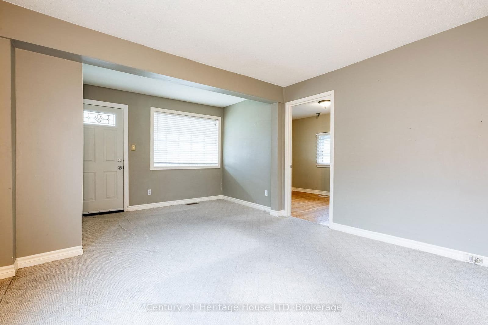 Detached at 57 Leeper Street, St. Catharines, ON - Photo 5 - RE/MAX Garden City Realty