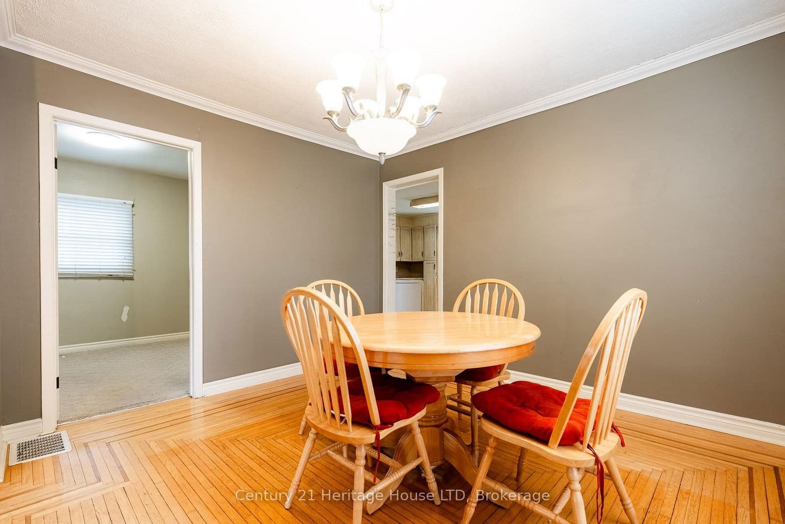 Detached at 57 Leeper Street, St. Catharines, ON - Photo 8 - RE/MAX Garden City Realty