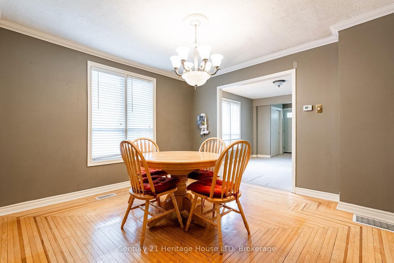 Detached at 57 Leeper Street, St. Catharines, ON - Photo 9 - RE/MAX Garden City Realty