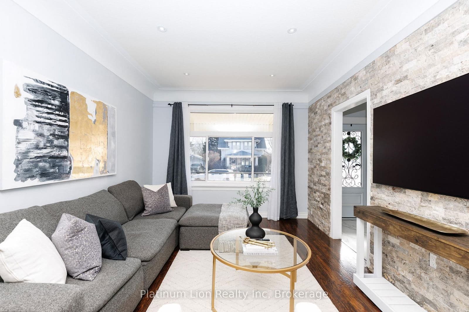 Detached at 11 Fairview Road, Grimsby, ON - Photo 13 - RE/MAX Garden City Realty